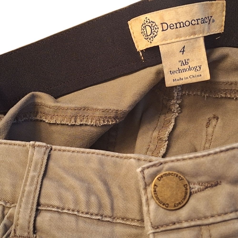 Democracy Ab Technology Modest TAN Jean Bermuda Shorts Women's 4 Stretch Denim - Picture 4 of 11